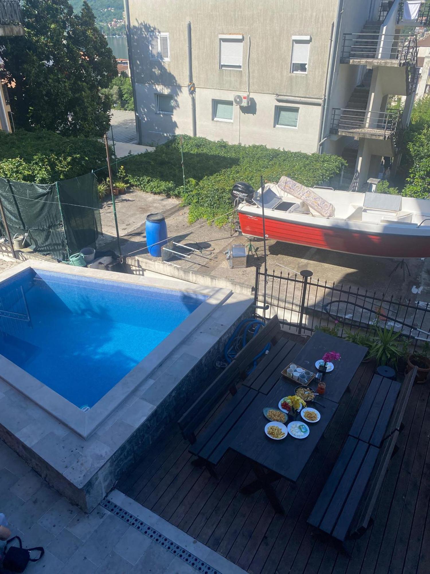 Themis Apart Hotel Котор Екстер'єр фото