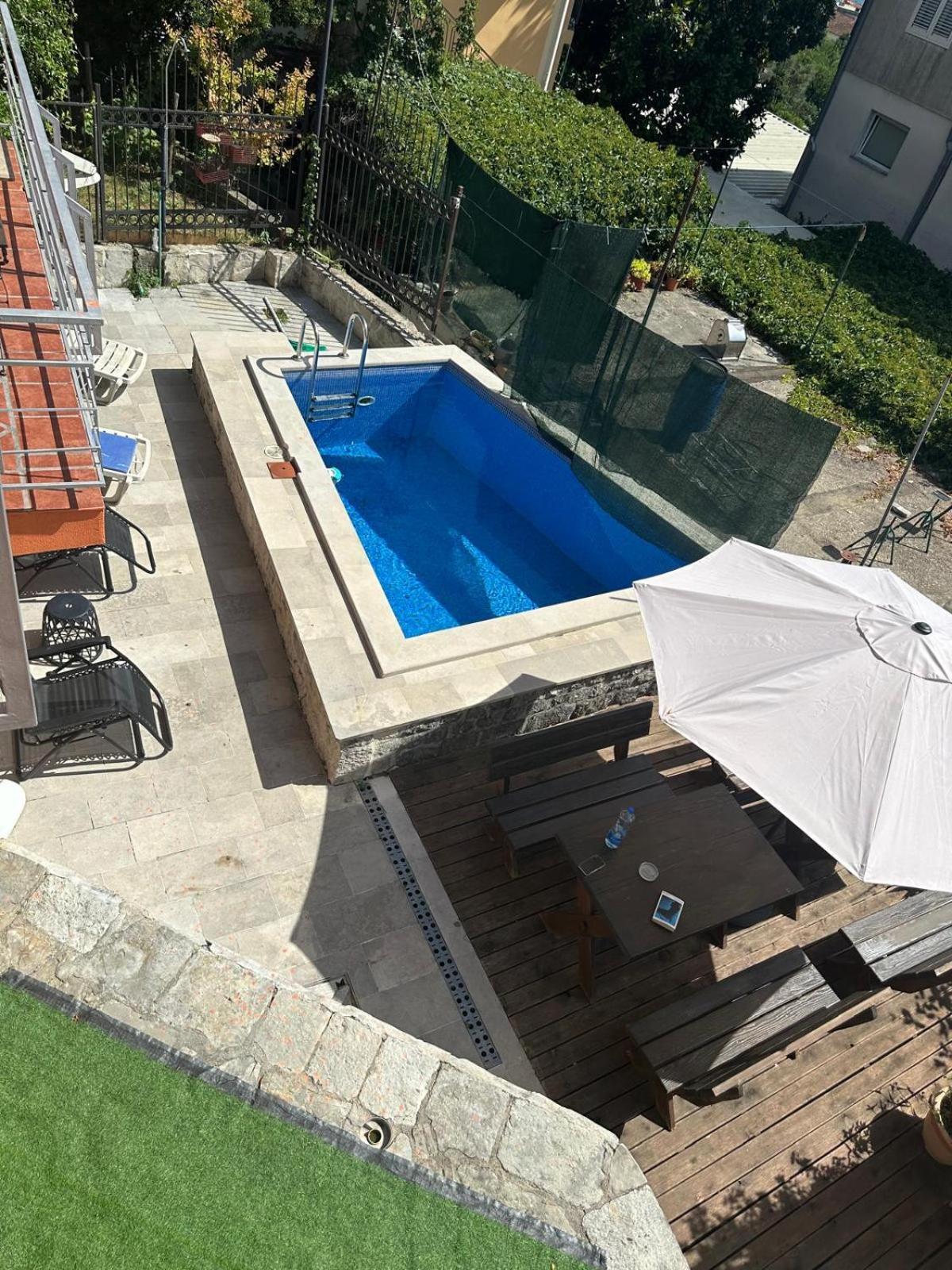 Themis Apart Hotel Котор Екстер'єр фото