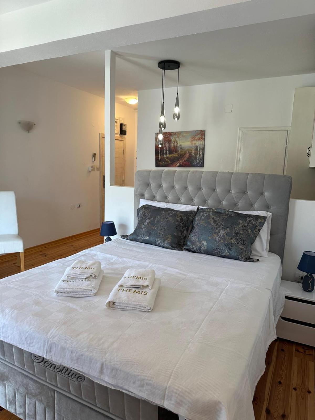 Themis Apart Hotel Котор Екстер'єр фото