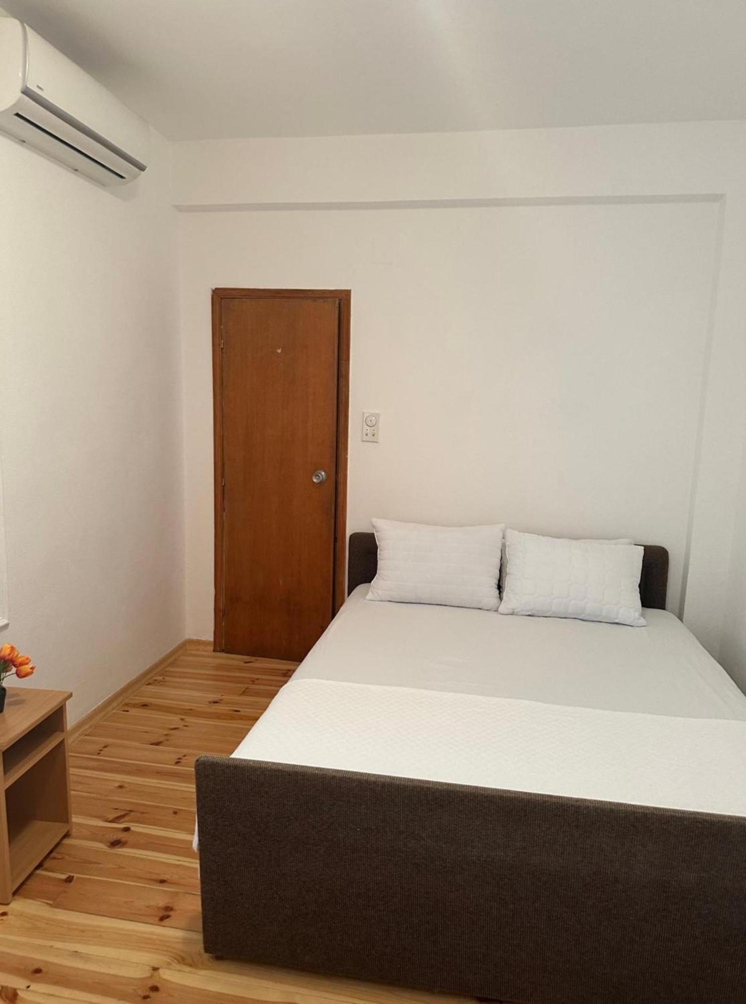 Themis Apart Hotel Котор Екстер'єр фото