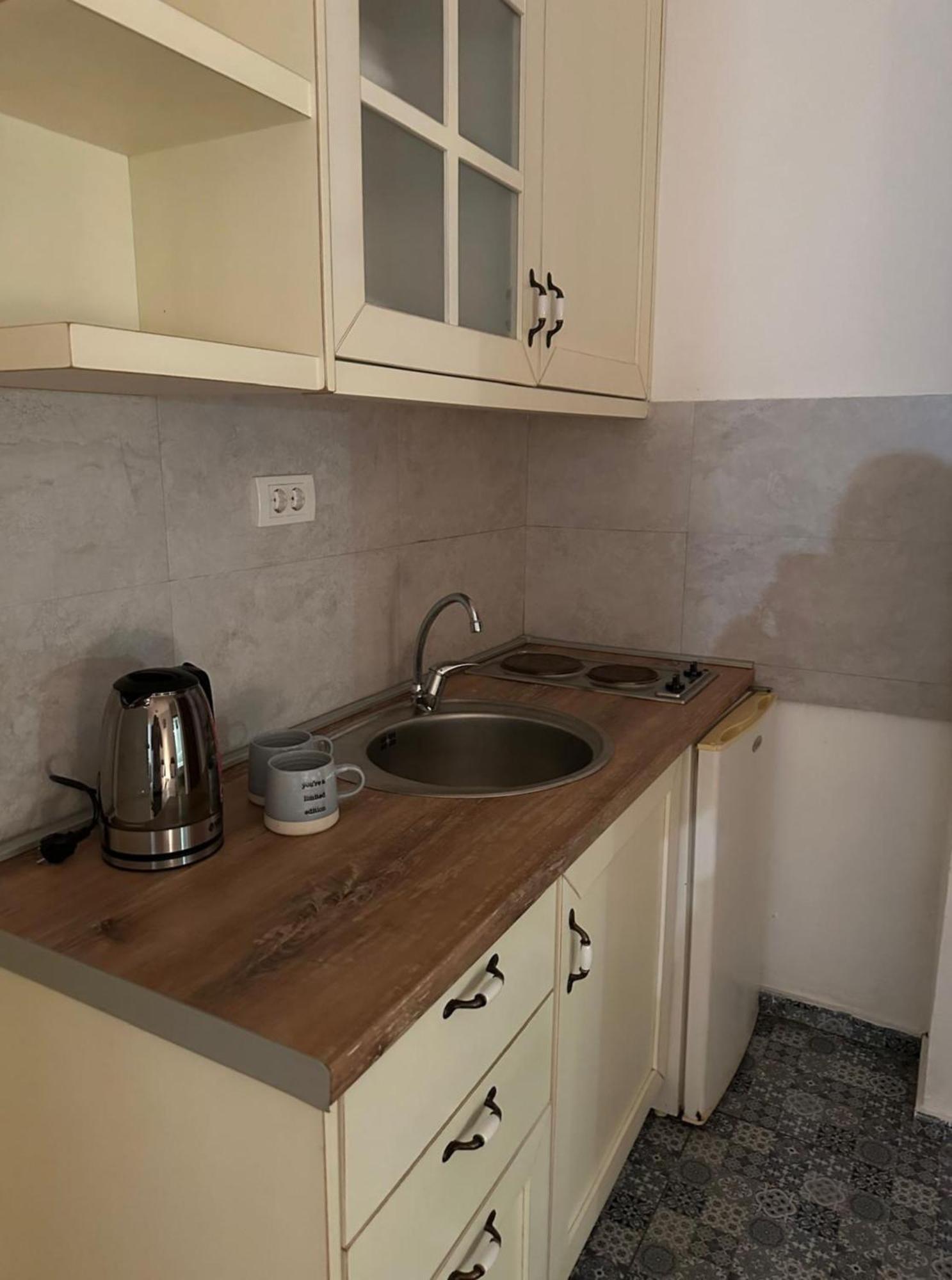 Themis Apart Hotel Котор Екстер'єр фото