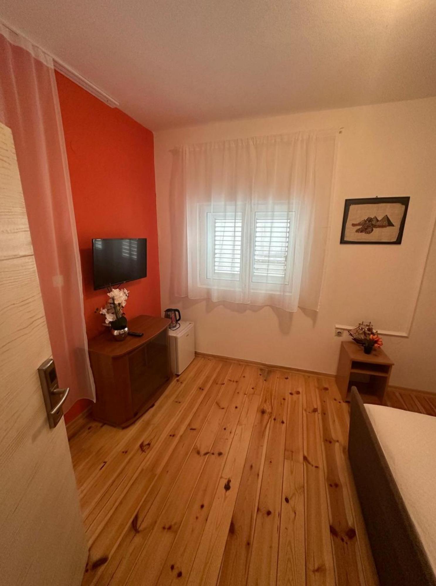 Themis Apart Hotel Котор Екстер'єр фото