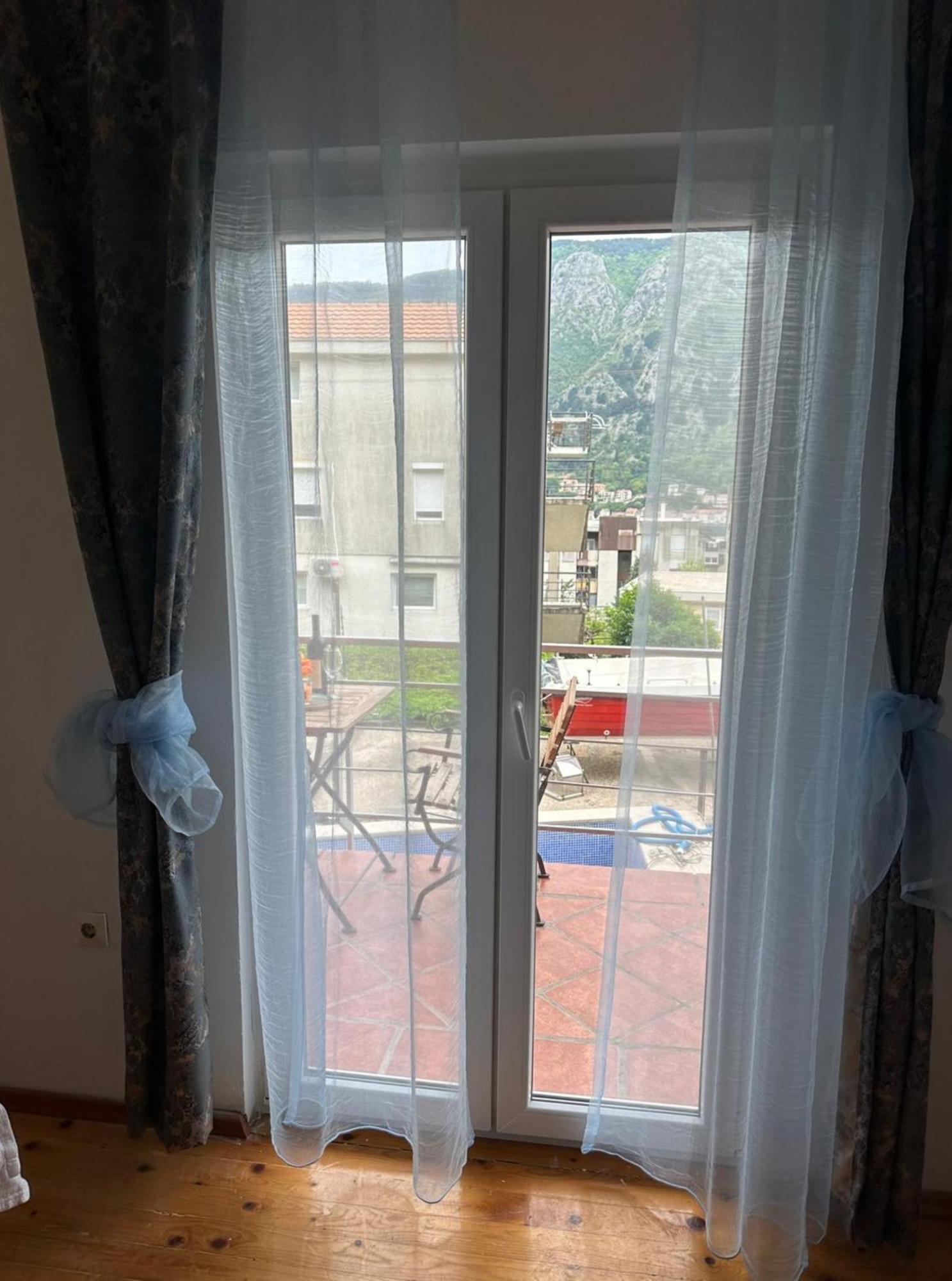 Themis Apart Hotel Котор Екстер'єр фото